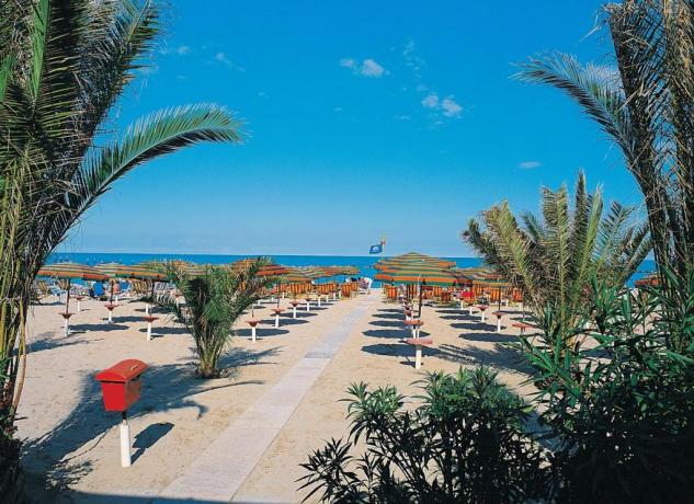 In spiaggia, dormire a San Benedetto del Tronto