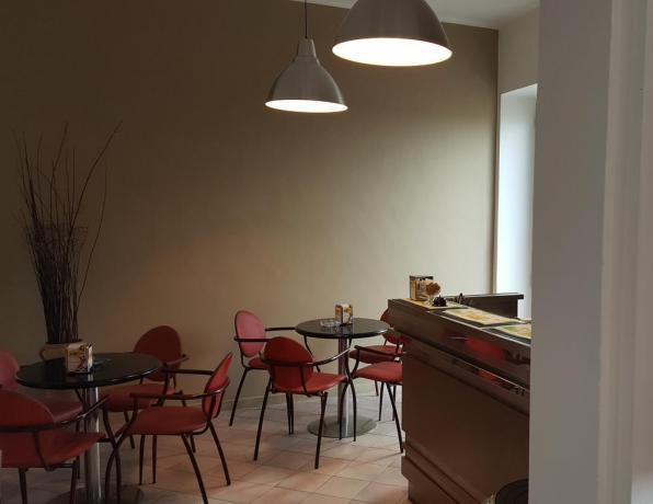 Albergo a Fano con bar e ristorante interno