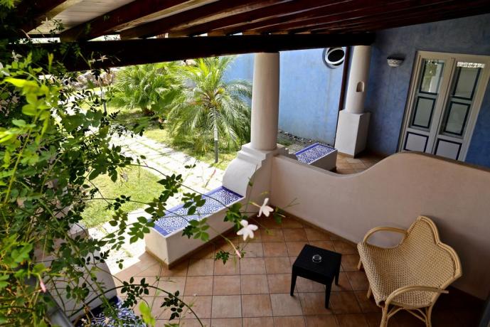 Hotel 4 stelle Eolie con veranda esterna