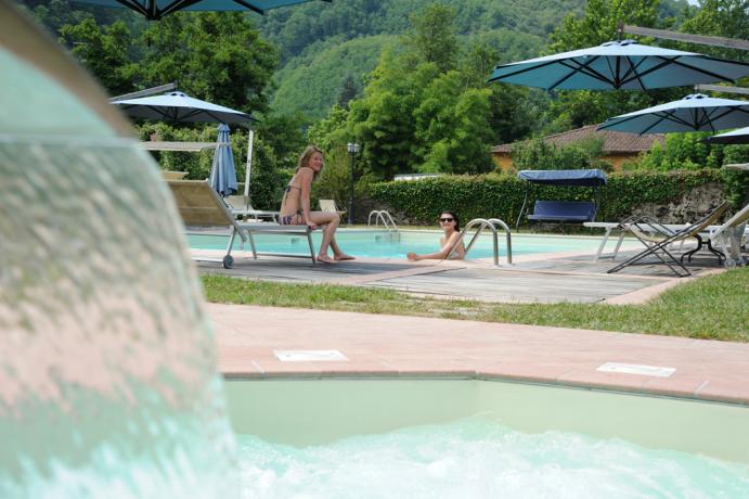 Piscina Idromassaggio Jacuzzi 12 posti 