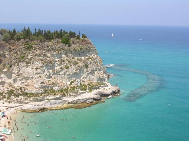 BB-cavaliereditropea-hotel-vistamare-parcheggioprivato-calabria-costadeglidei