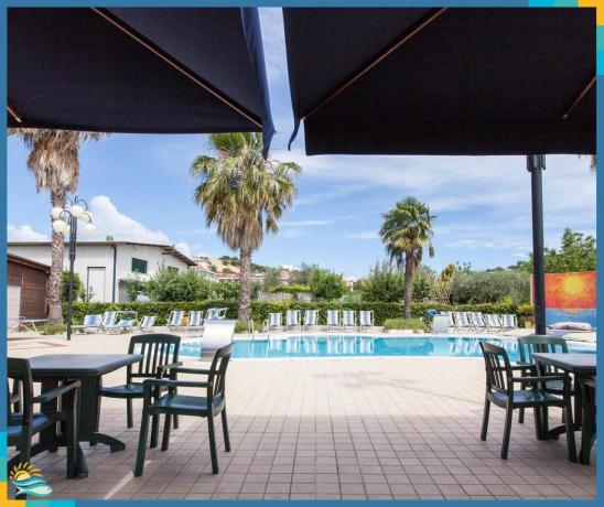 Hotel con ristorante e piscina marina degli abruzzi