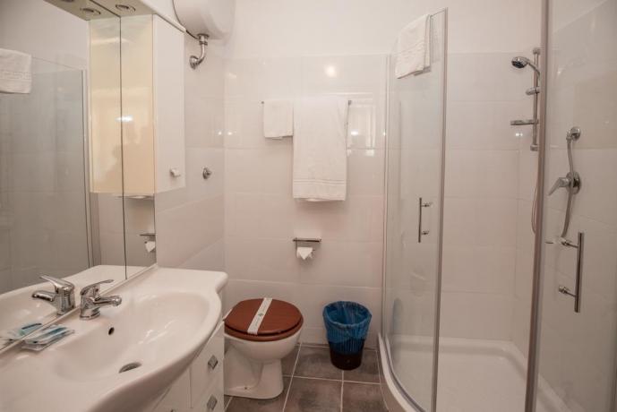 Camera matrimoniale Hotel Roma + Bagno Privato