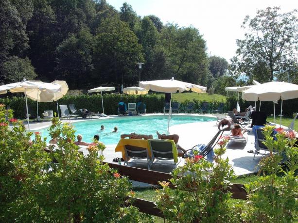 Piscina all'aperto ideale per bambini e adulti