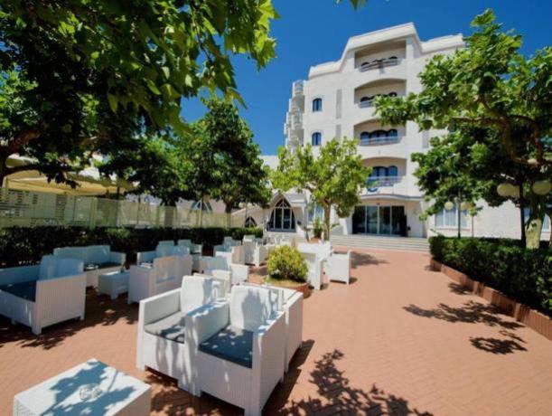 Offerta Weekend e Settimanale Formia Marina Resort, Hotel 4 stelle fronte mare con Bonus Vacanze Accettato
