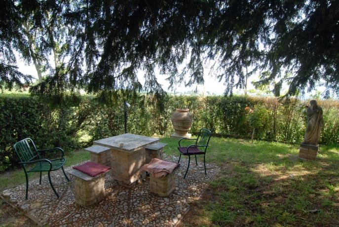 Ampio Giardino dove rilassarsi a Collevecchio
