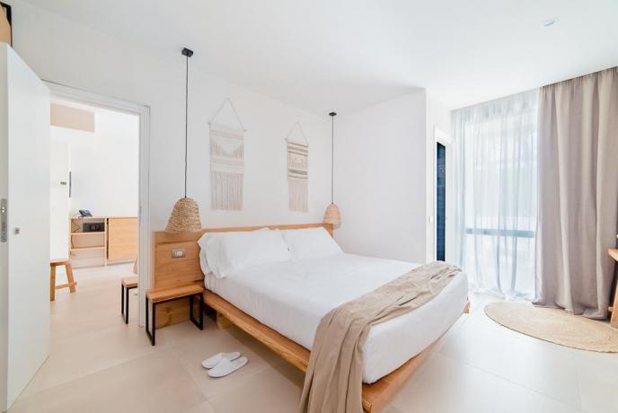 Camera con balcone vista mare hotel4stelle Baia-Domizia