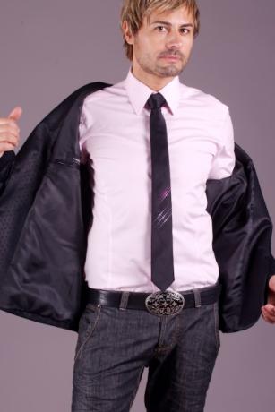 Camicia uomo modello slim maniche lunghe