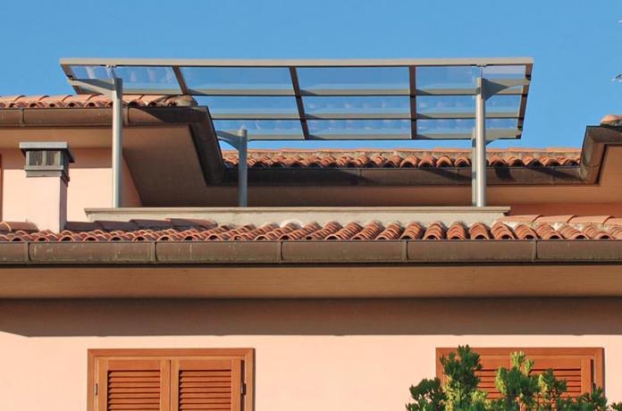 tettoia prefabbricata acciaio e vetro