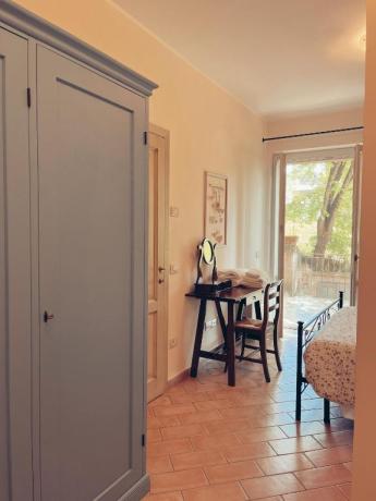 Appartamento Fabiola zona letto con armadio
