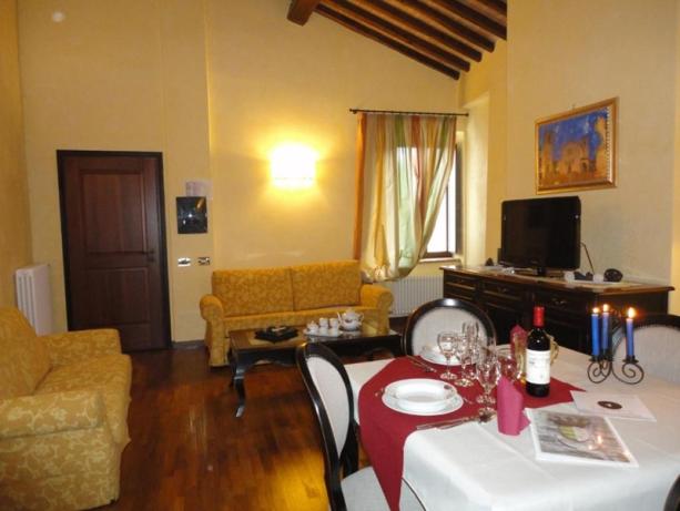 Appartamenti Camere, Cucina, Salotto in Castello