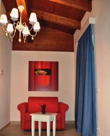 Salottino in camera in albergo a perugia