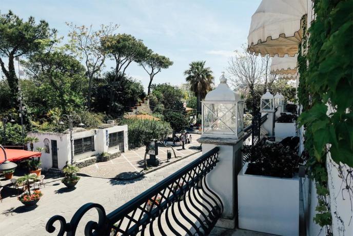 Suite con balcone vista giardino