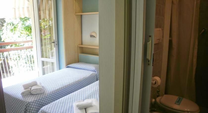 Camera Doppia in Hotel economico a Viserba