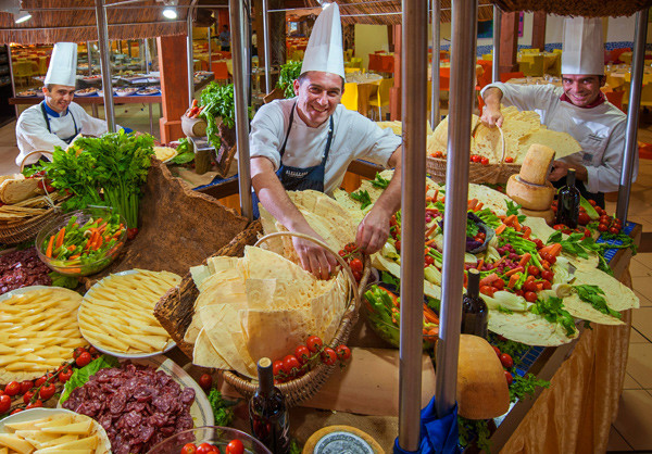 Ristorante a buffet piatti tipici badesi-village Sardegna 