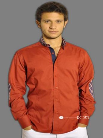 Camicia uomo modello slim maniche lunghe