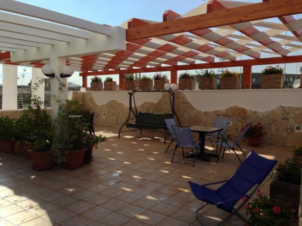 Terrazza con zona relax in BB a Lecce 