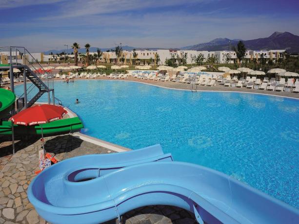 Piscina con Acquascivolo in Calabria 4 stelle 