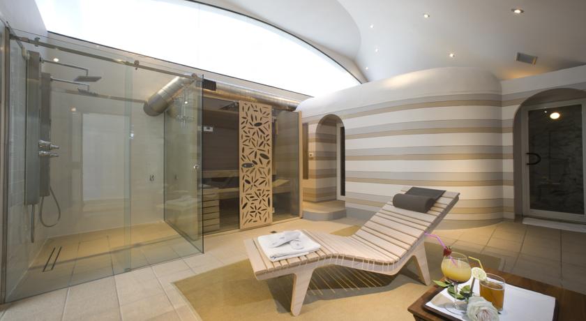 Sauna Bagno Turco Jacuzzi in Hotel a Bra 