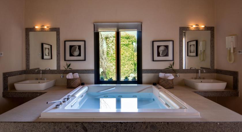 Suite Panorama Bracciano: Minipiscina-idromassaggio in camera