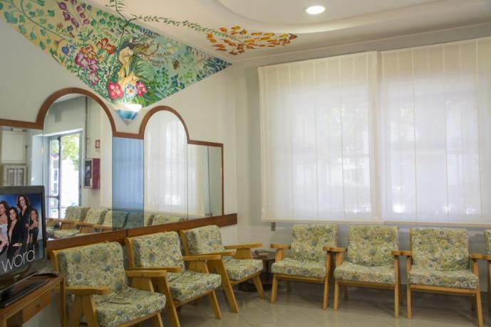 Vacanze estive a Viserba in hotel fronte mare