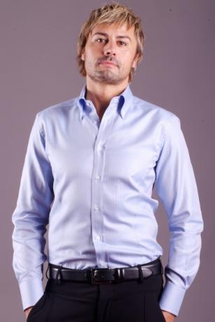 Camicia uomo modello slim maniche lunghe