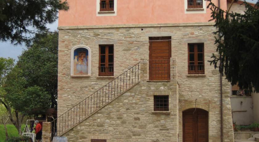 Cantina di Bevagna con camere 