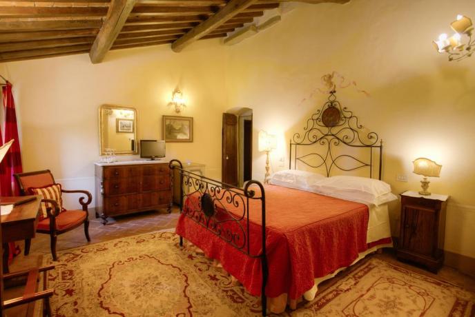 Sala da notte con splendidi arredi Villa Cortona