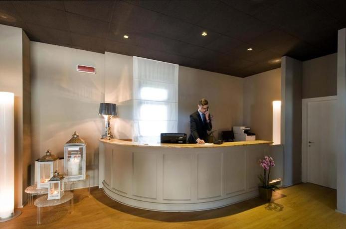 Reception hotel cascia 3 stelle