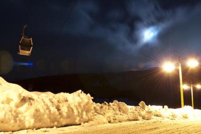 Slopes that are lit by night, San Sicario