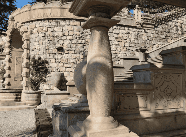 “Villa Grock e il Linguaggio dei Simboli”