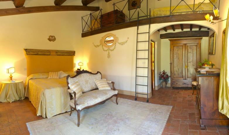 Camera matrimoniale in Villa a Cortona