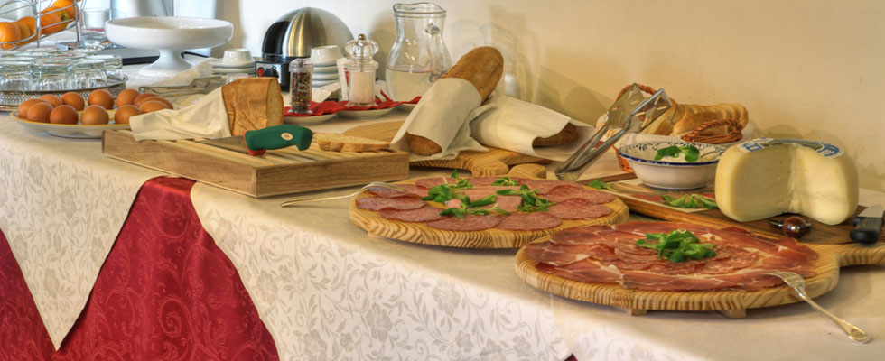 Buffet di antipasti tipici 