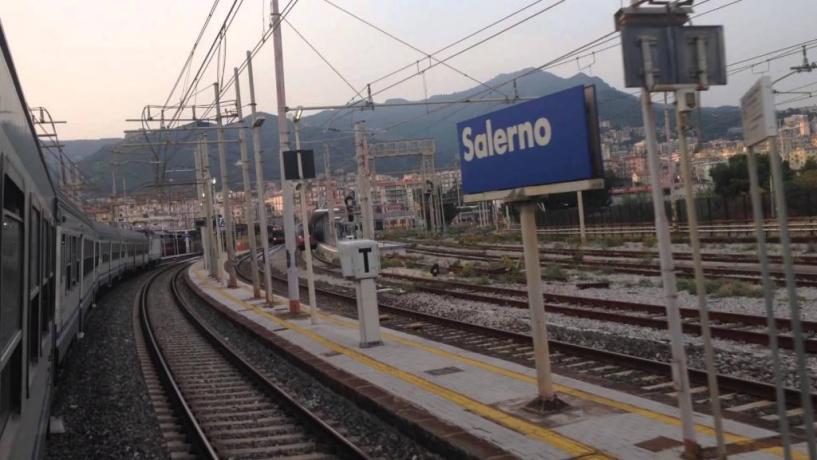 Stazione di Salerno vicina al B&B L'Artista