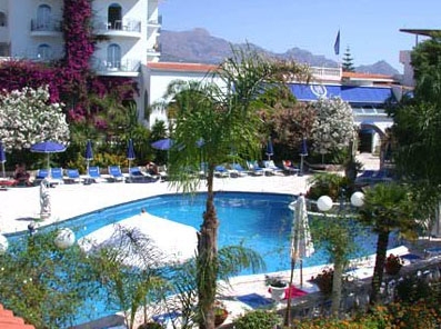 Hotel with view, with pool in Sicily near Tao