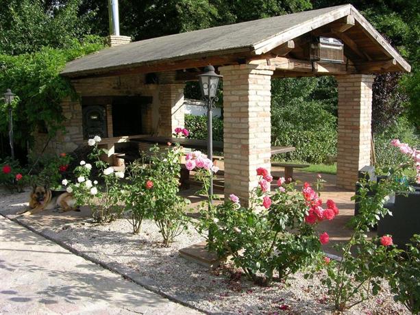 Villa umbra con piano cottura esterno