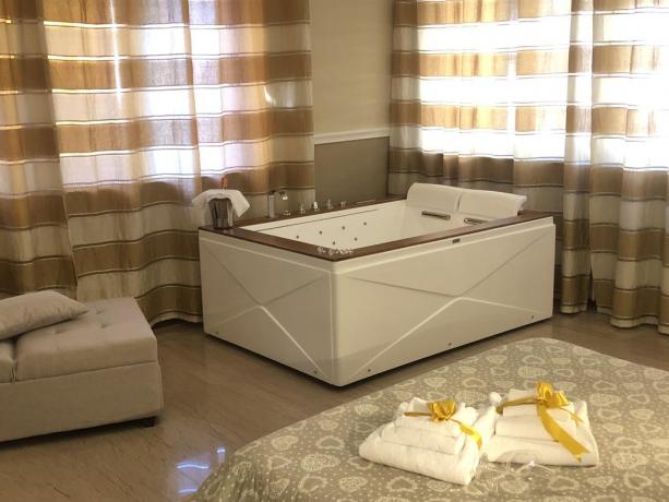 Minipiscina Jacuzzi 2 posti in Suite Queen 