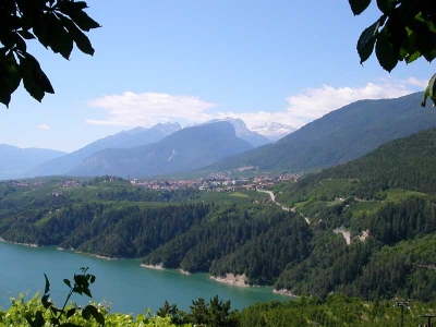 hotel a Cles e Lago Santa Giustina