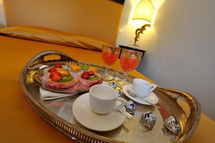 Servizio colazione camera suite in residenza Perugia-Piscille