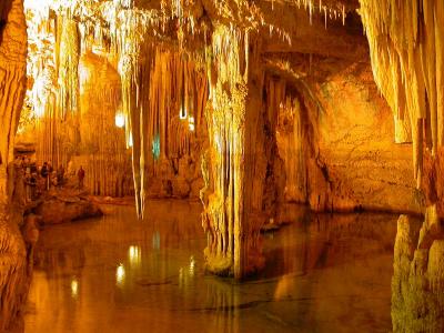 Grotte di Castellana polo turistico naturale in Puglia