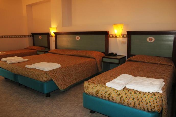 Isola-Capo-Rizzuto: Hotel economico con camera quadrupla
