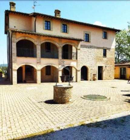 Assisi Casale con Barbecue e Area Giochi