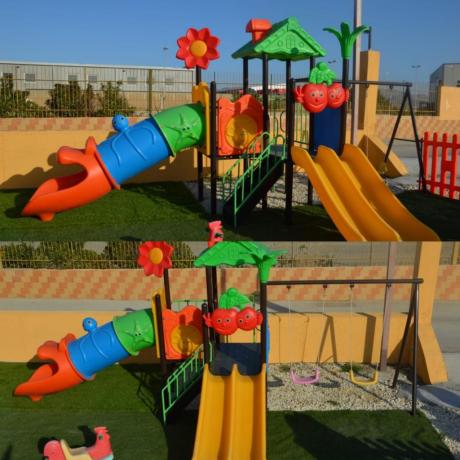Parco giochi per bambini con scivoli Tropea 