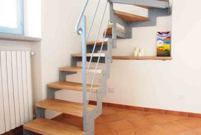 scala in ferro per ristrutturazione antico casolare