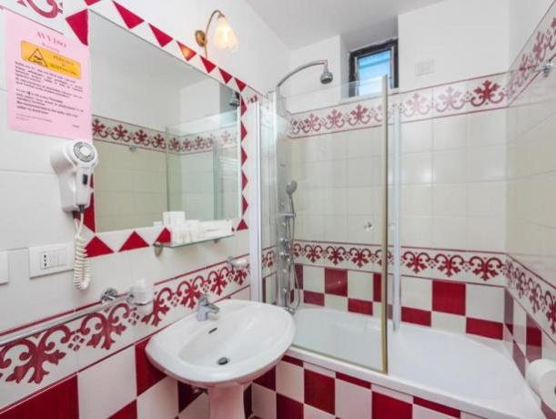 Bagno Privato con Doccia in Hotel