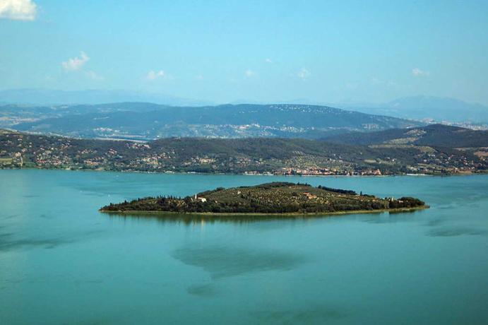 Hotel-3 stelle sul Lago Trasimeno-escursioni-Isola-Polvese 