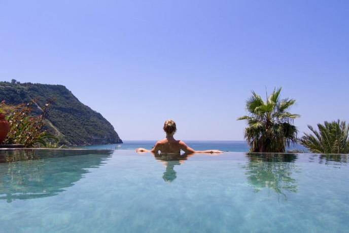 Piscine con acqua salata Ischia