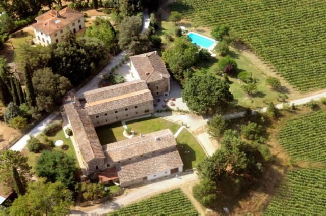 Agriturismo con appartamenti a Umbertide con piscina 