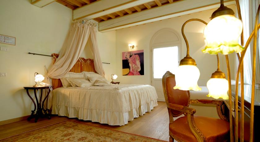 camera romantica in hotel 4 stelle ravenna