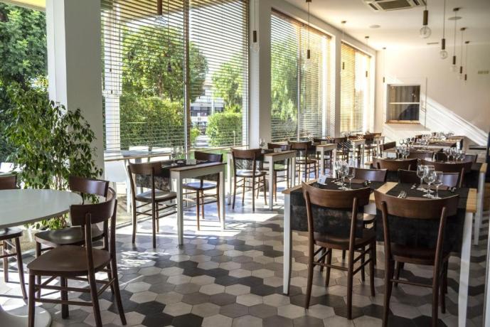 Hotel con ristorante Fondi ideale per Coppie